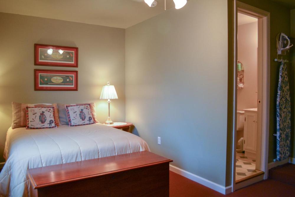 Single Room with Bathroom interior